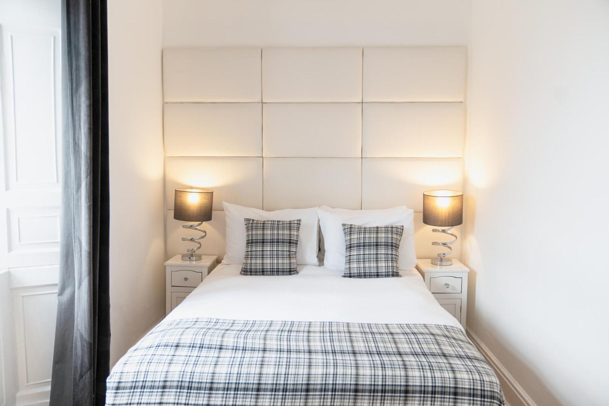 Edinburgh Castle Apartments Εξωτερικό φωτογραφία