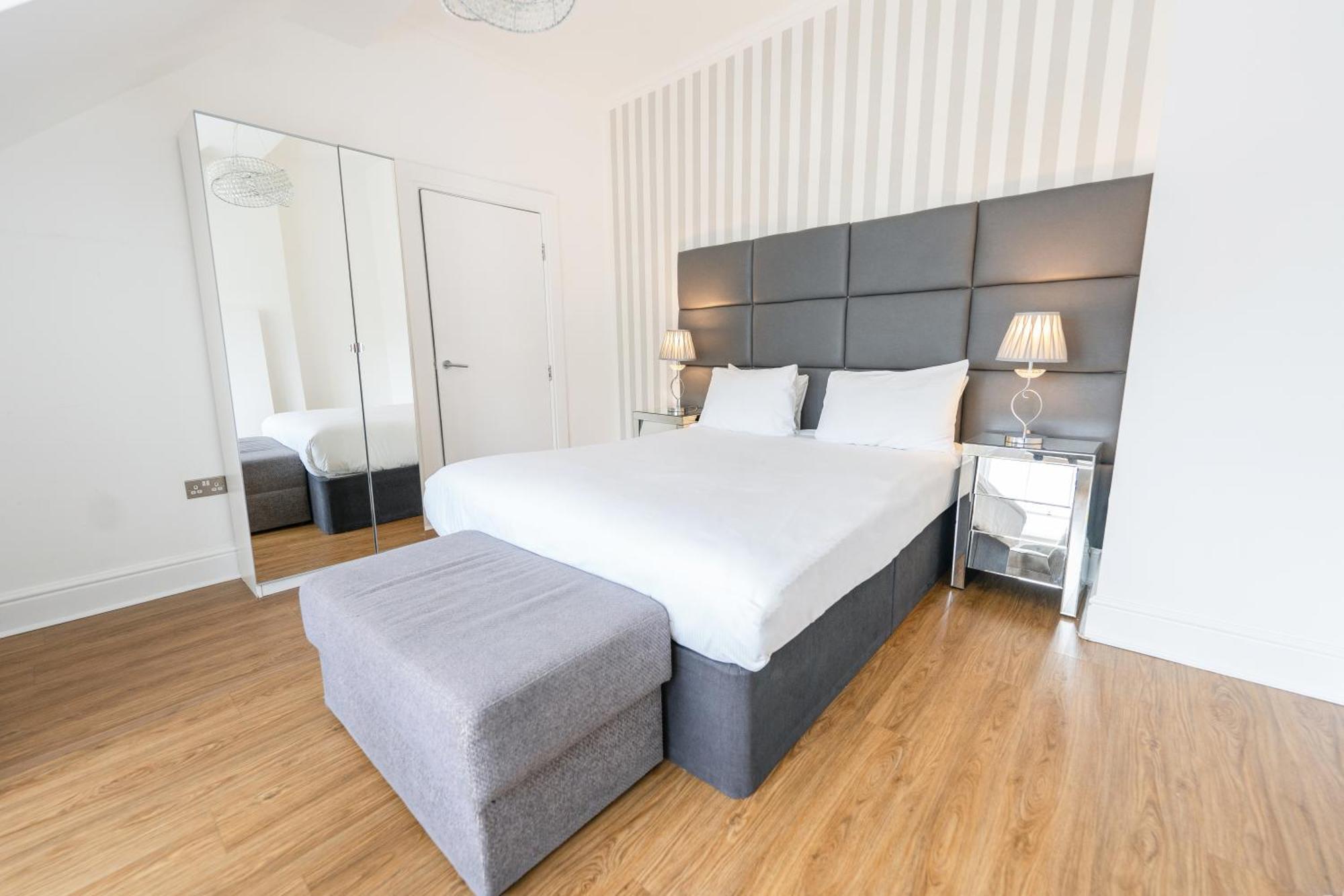 Edinburgh Castle Apartments Εξωτερικό φωτογραφία